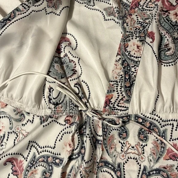 Inc faux wrap blouse. Blue paisley and floral , sz large - Picture 8 of 12